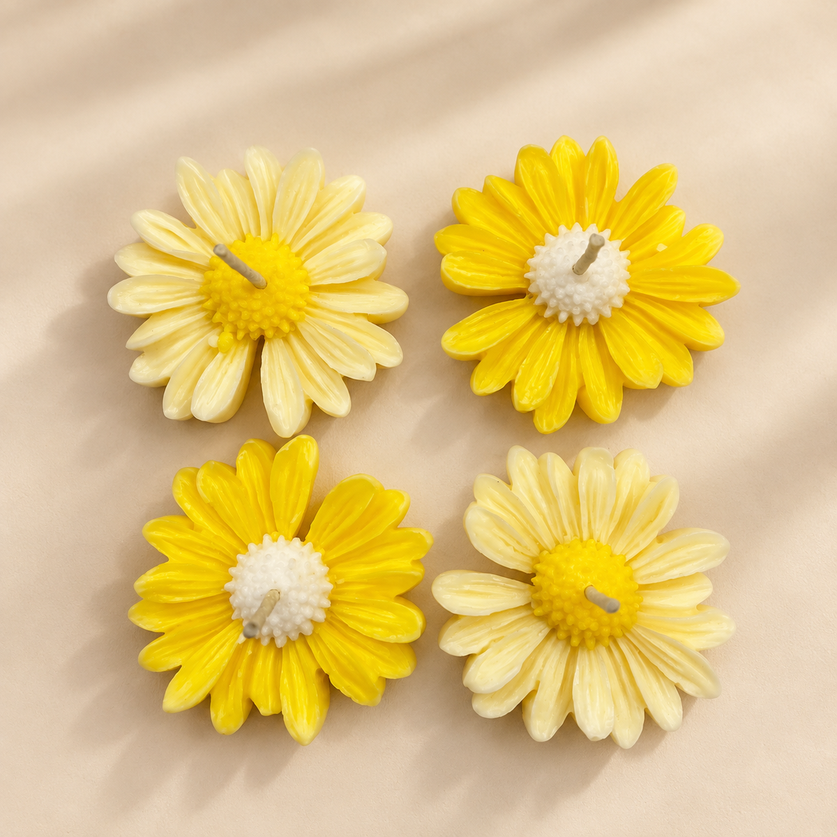 Petalune Floral Daisy Candle Set of 4